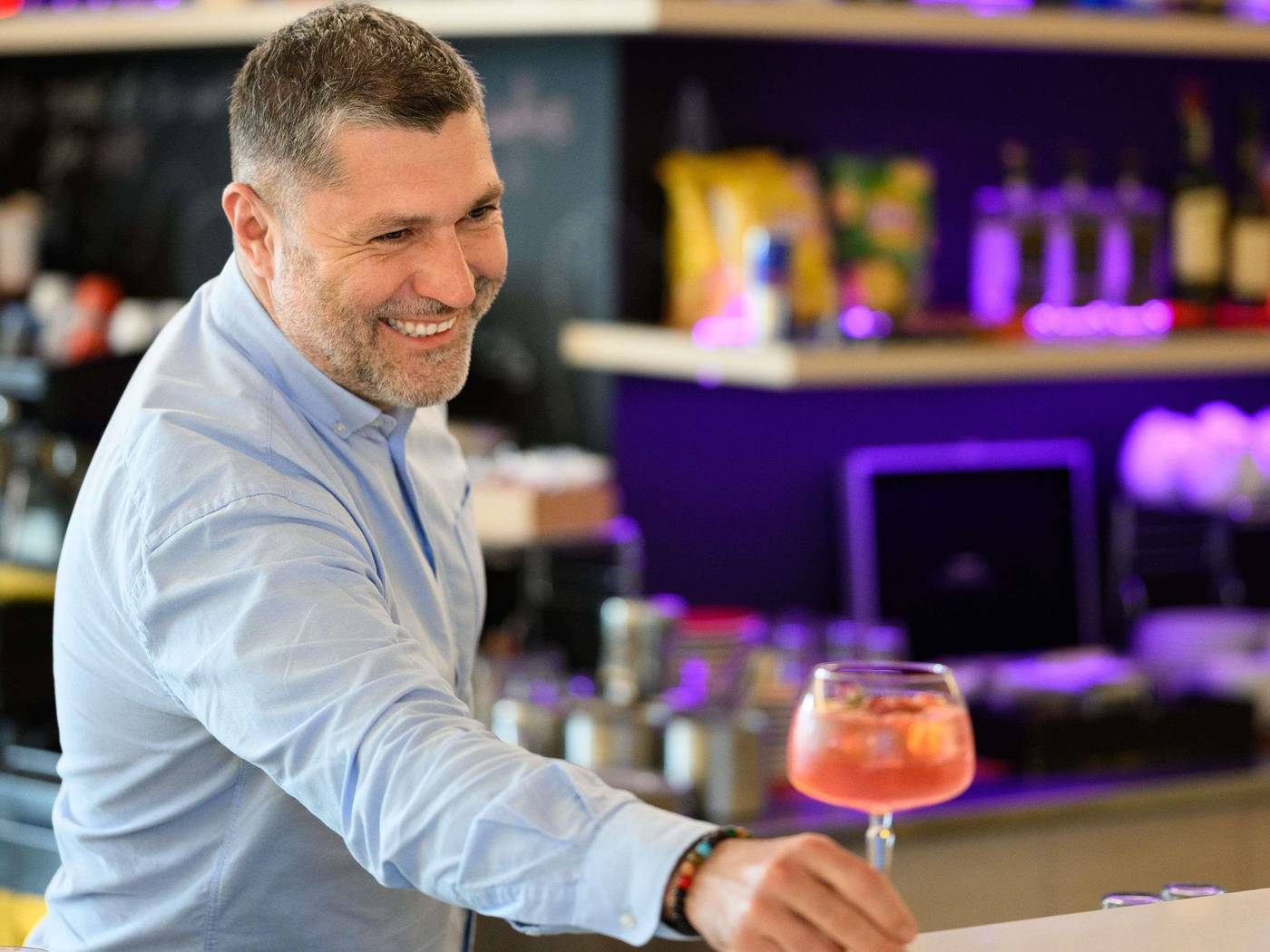 ibis-Styles-Budapest-Airport-Bar-25