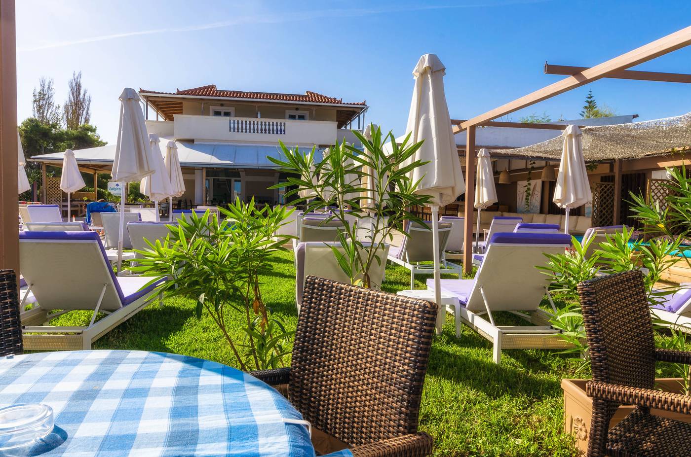 Iakinthos-Tsilivi-Beach-Restaurant-10