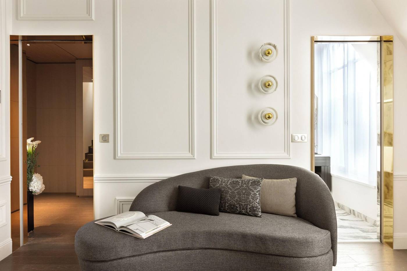 La-Clef-Champs-Elysees-by-The-Crest-Collection-Room-30