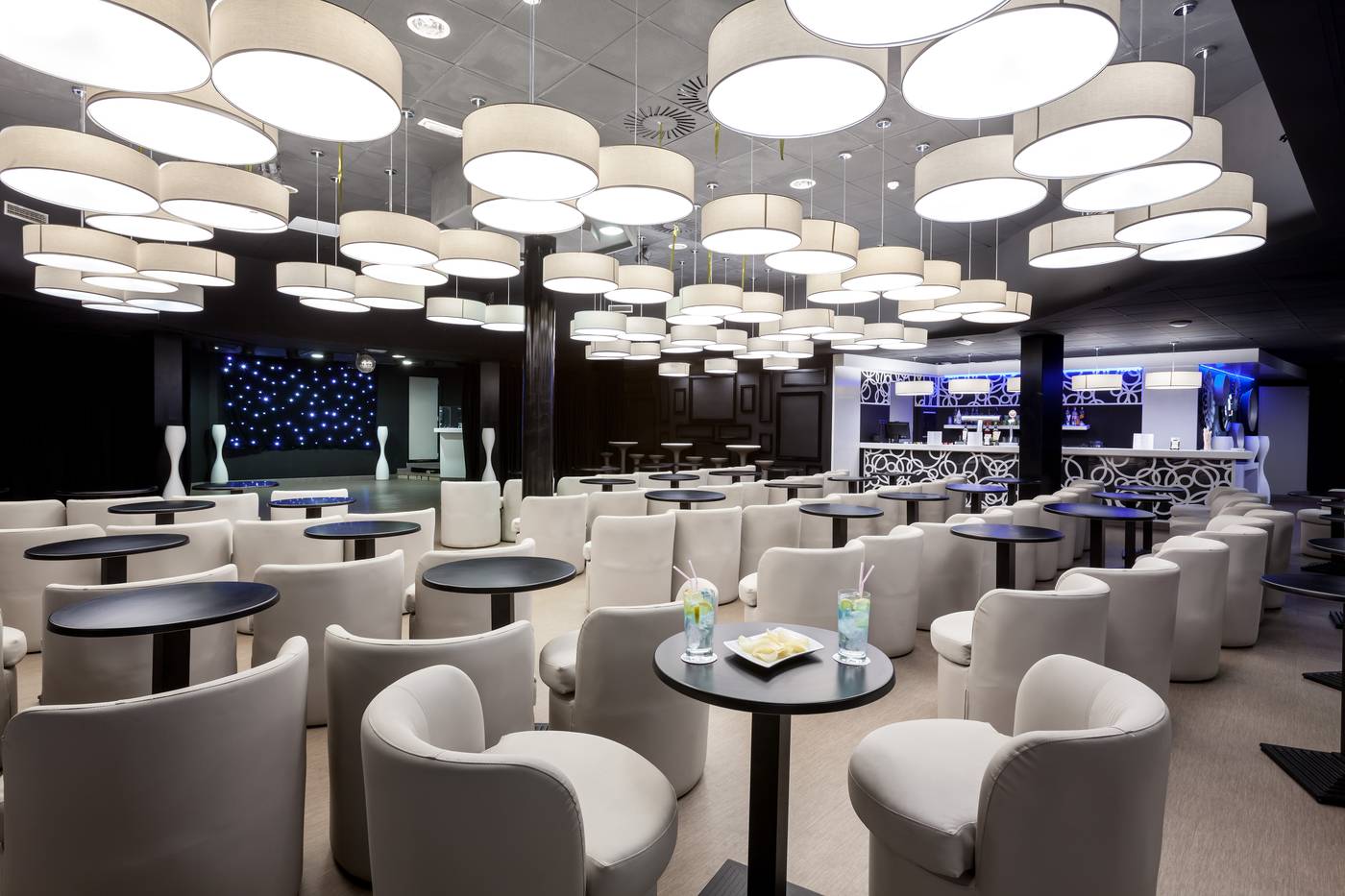 Playaolid-Suites---Apartments-Bar-32