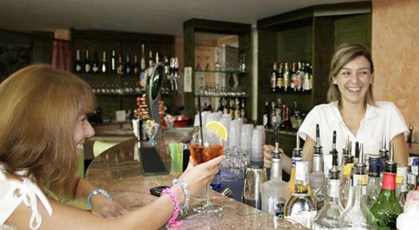 Marina-Manna-Hotel---Club-Village-Bar-50