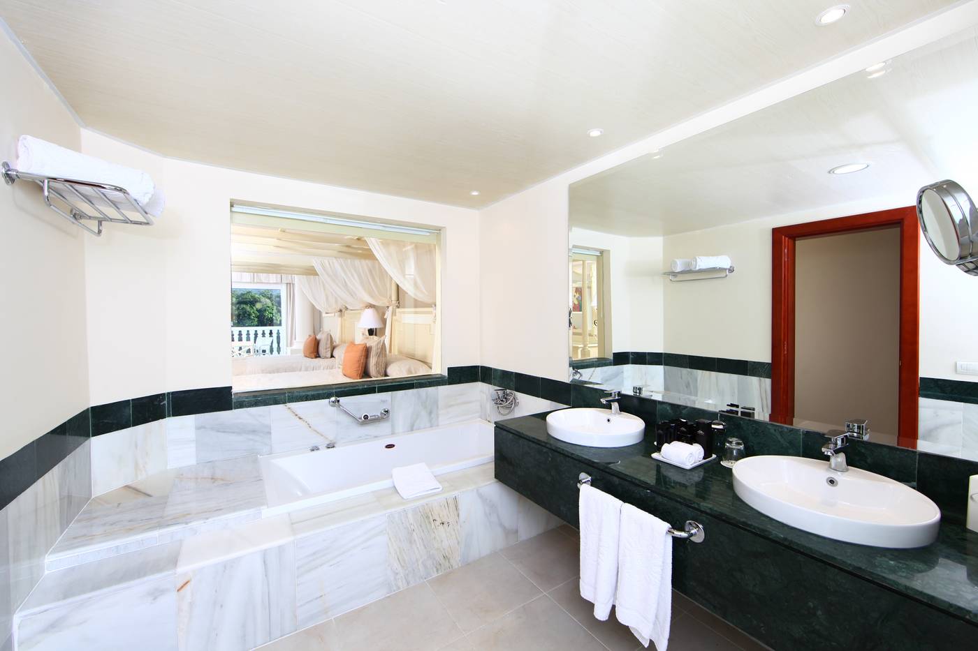 Luxury-Bahia-Principe-Runaway-Bay-All-Inclusive-Adults-Only-Room-39