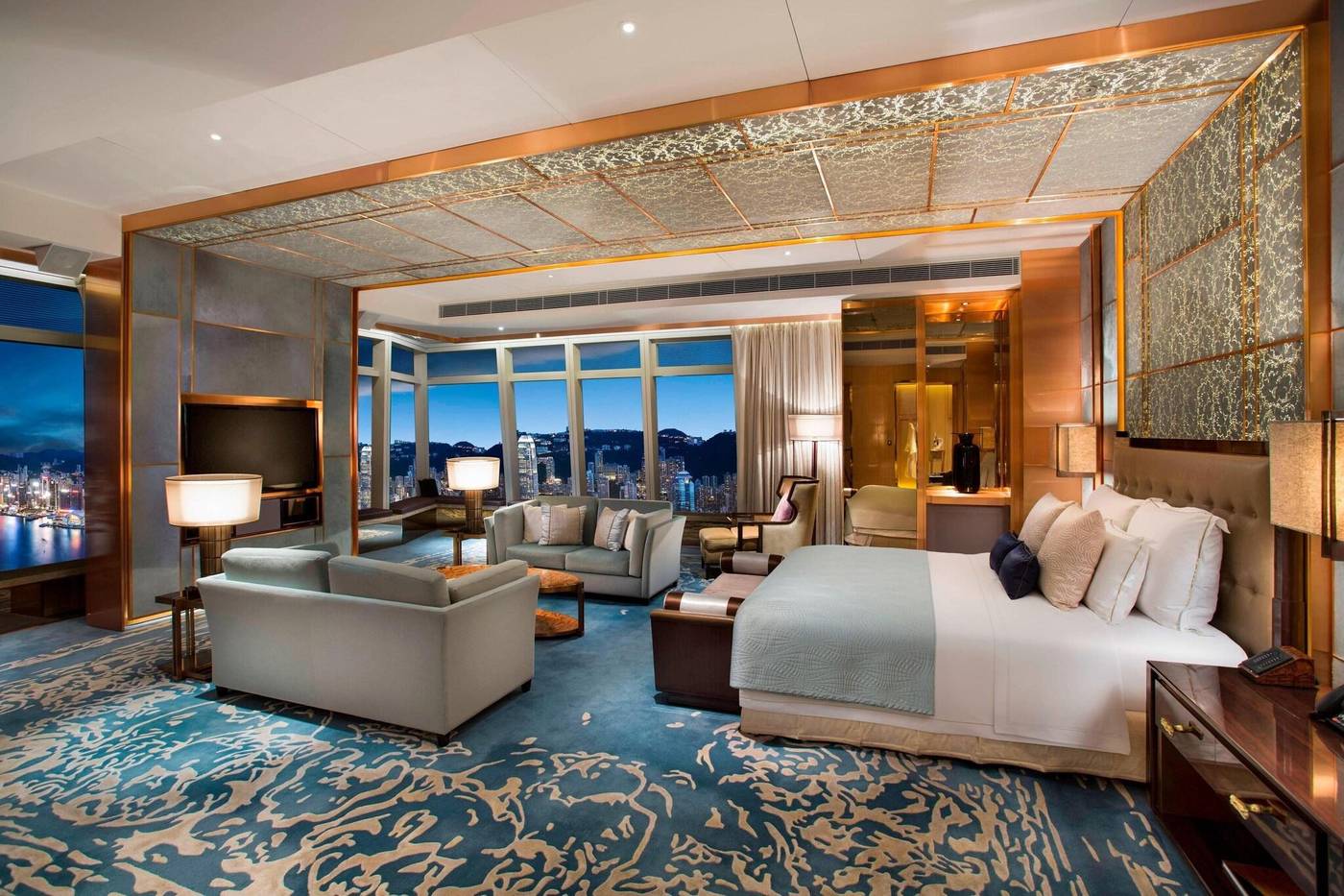 The-Ritz-Carlton--Hong-Kong-Room-4