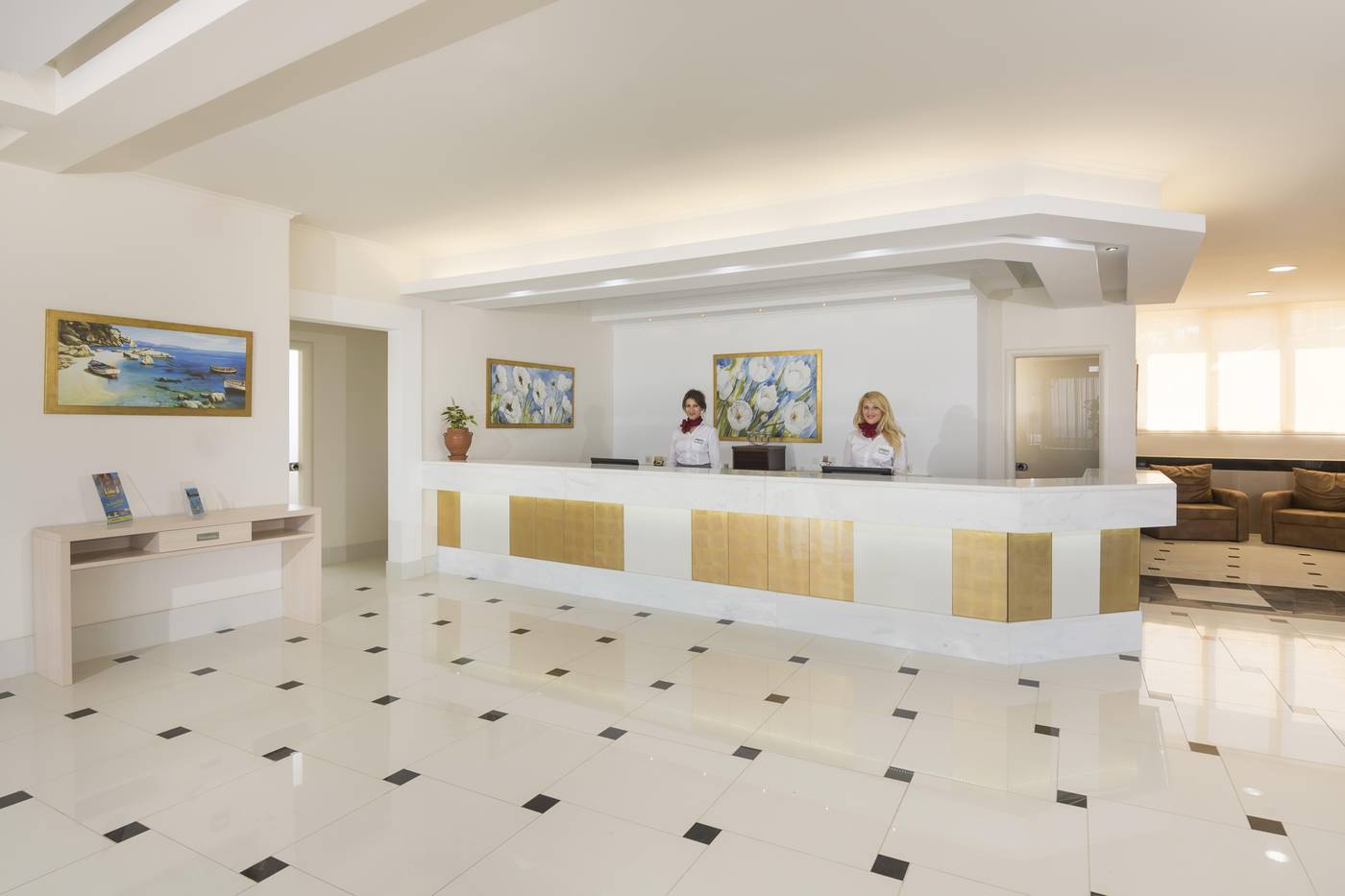 Kouros-Palace-Lobby-58