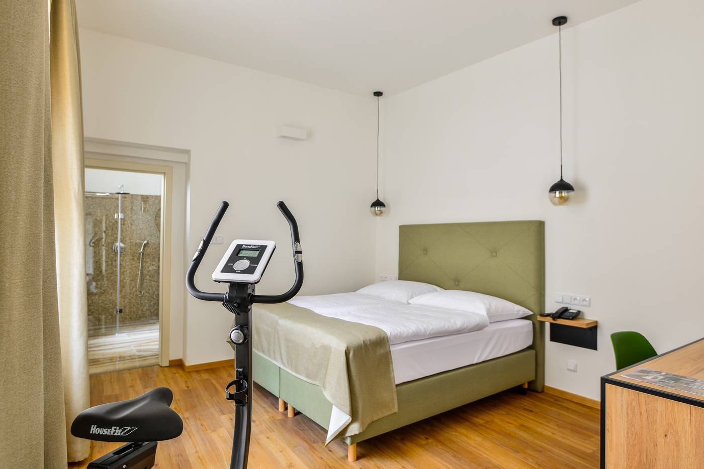 Hotel-Garden-Court-Room-30