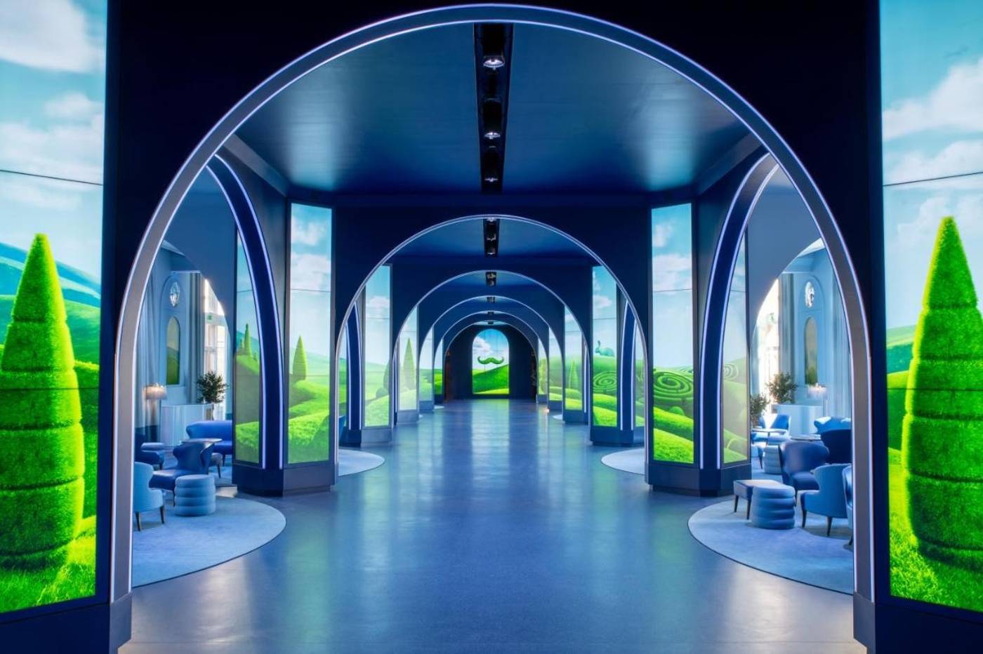 Grand-Magic-Hotel-Lobby-9