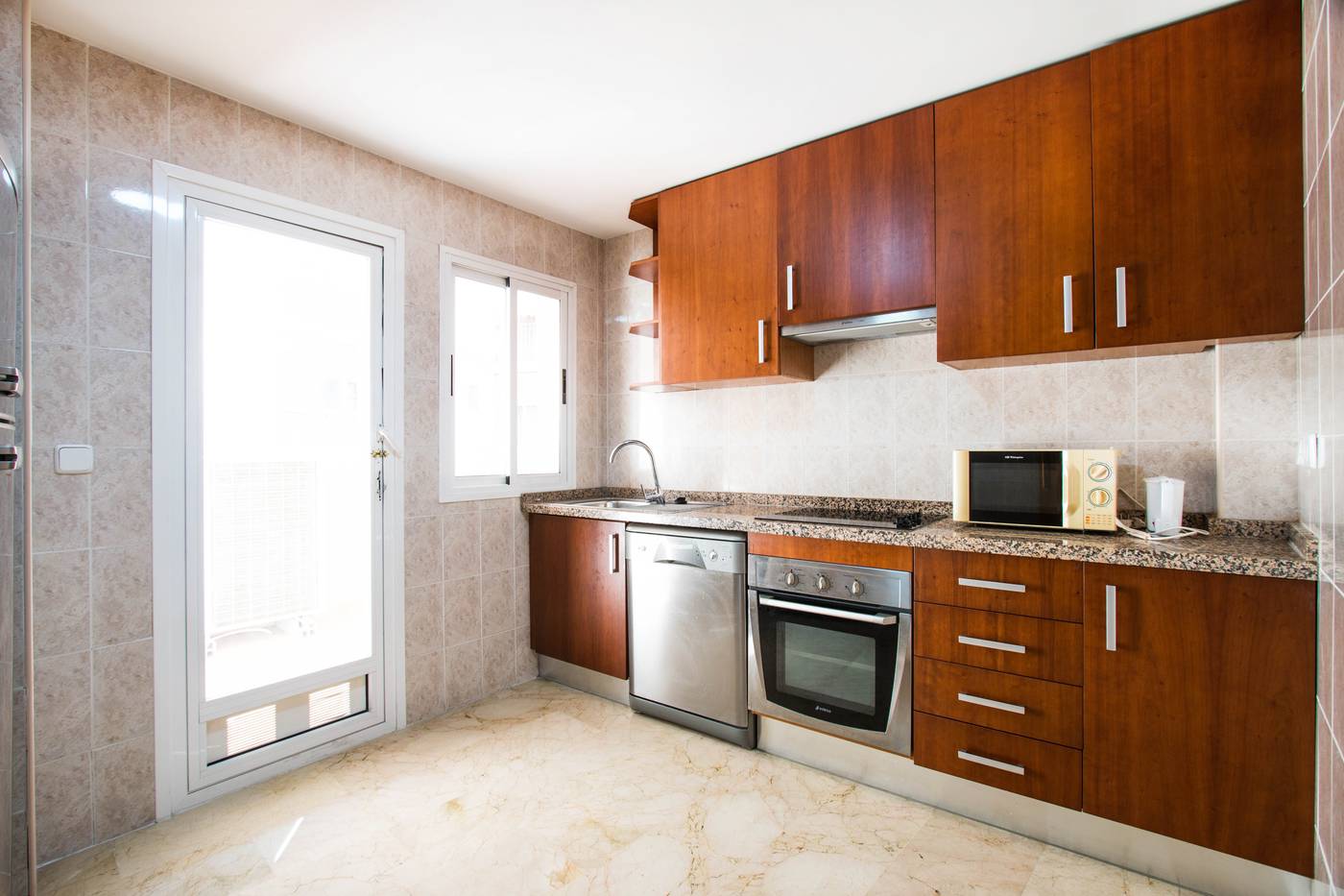 Magic-Atrium-Plaza-Room-14