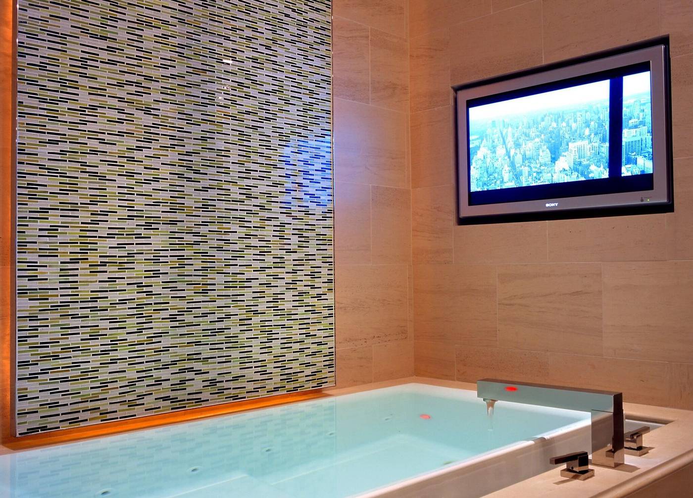 MGM-Grand-Hotel---Casino-Room-74