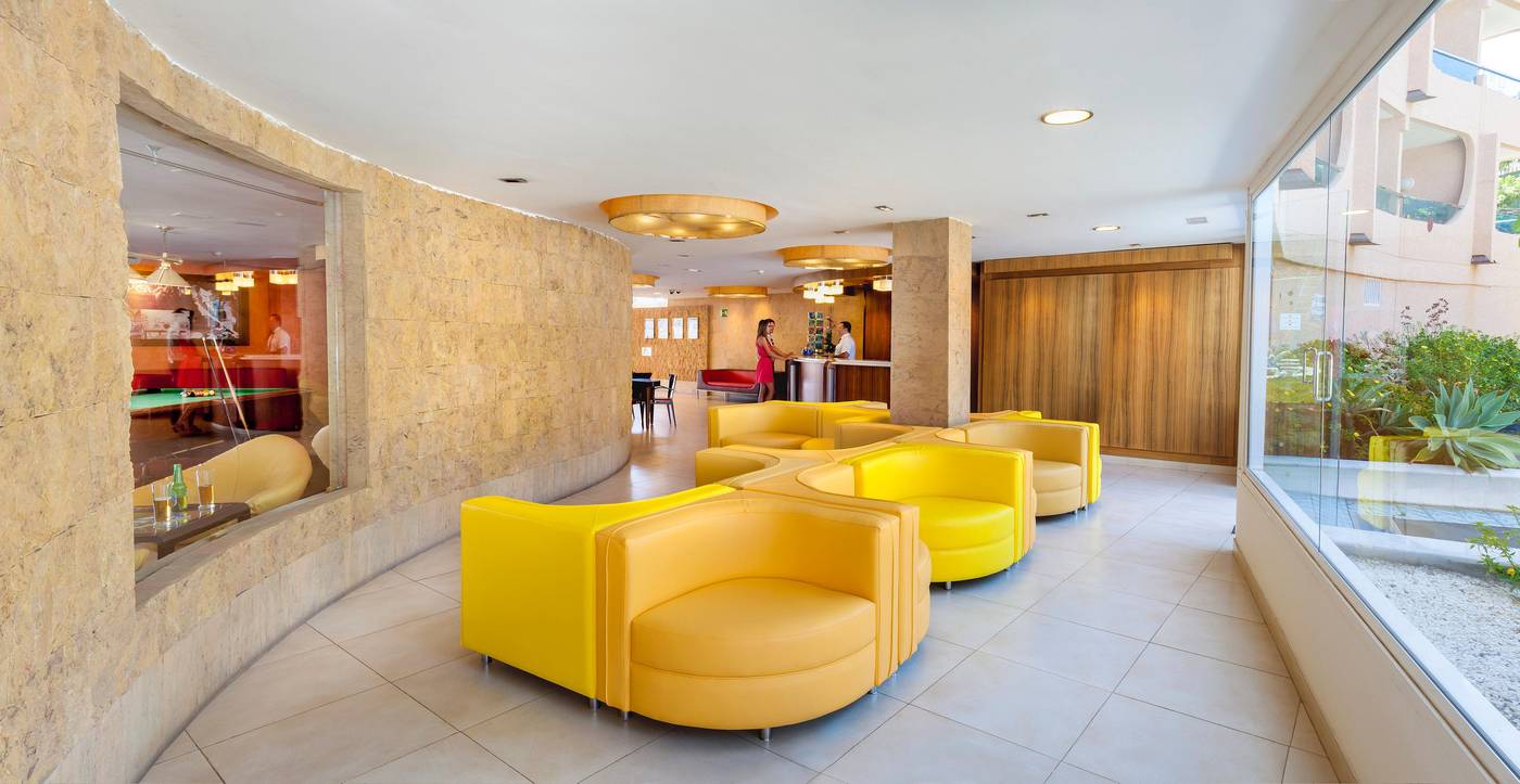 Buenos-Aires-Lobby-25