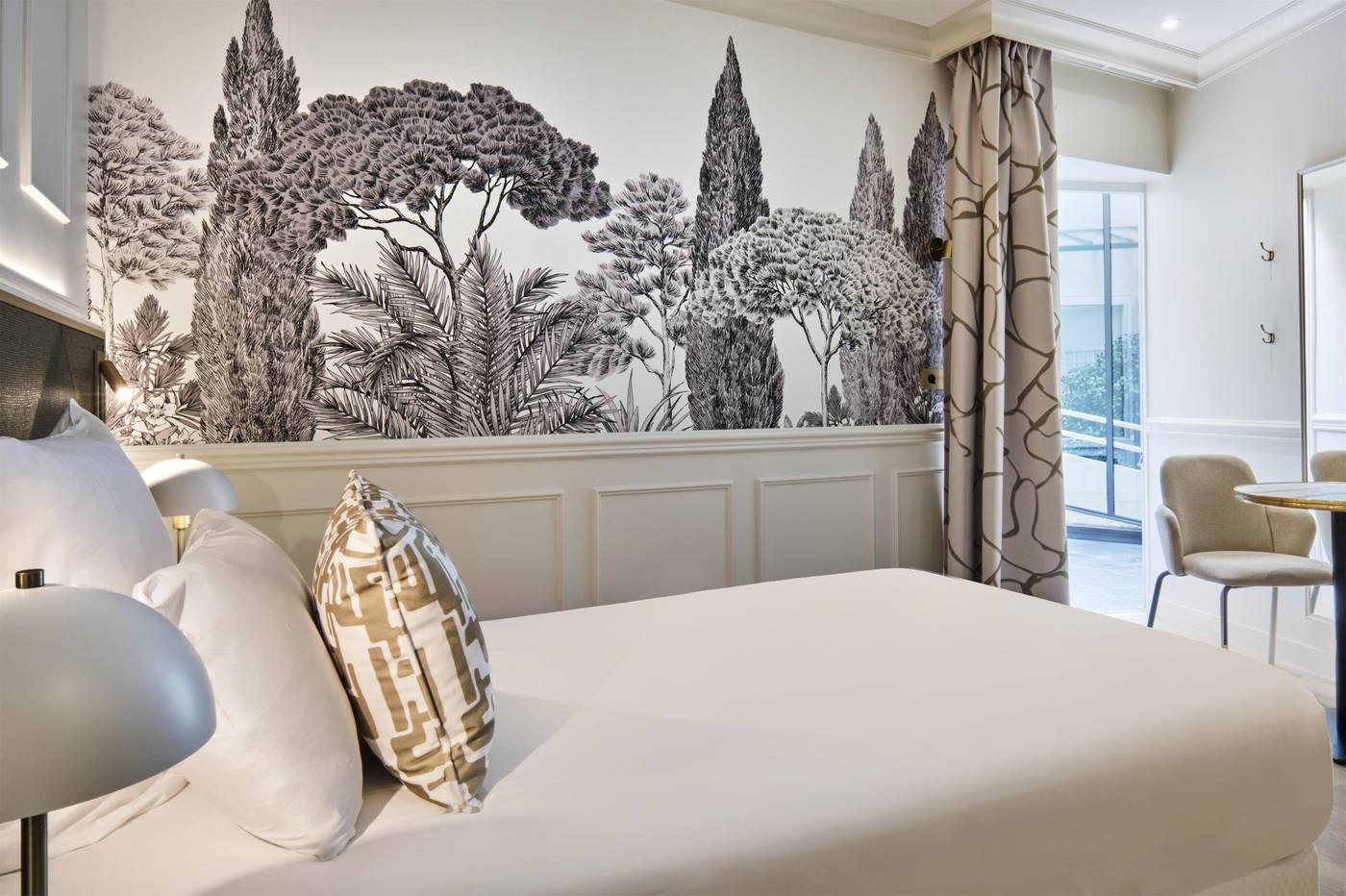 Moulin-Plaza-Room-33