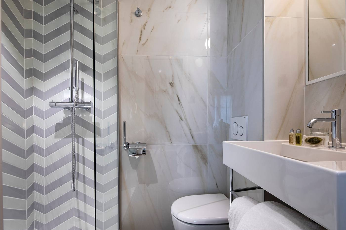 Maxim-Quartier-Latin-Room-51