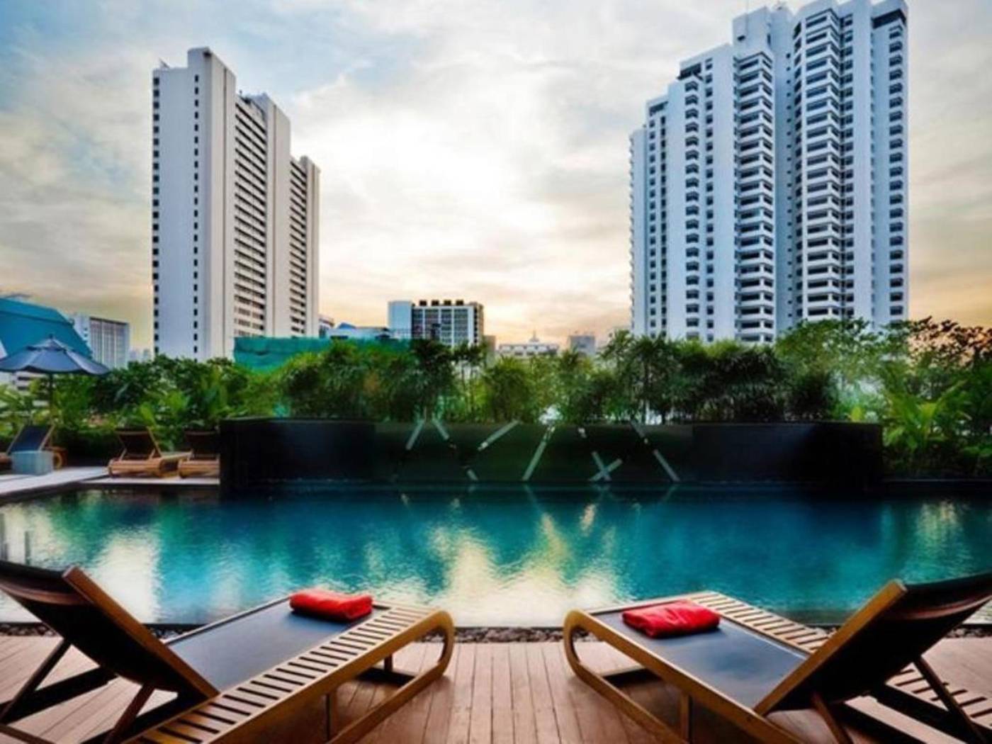 Fraser-Suites-Sukhumvit--SHA-PLUS--Pool-8