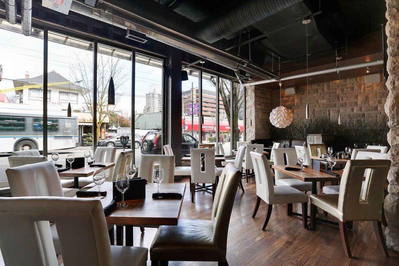 Sandman-Suites-Davie-General-view-56