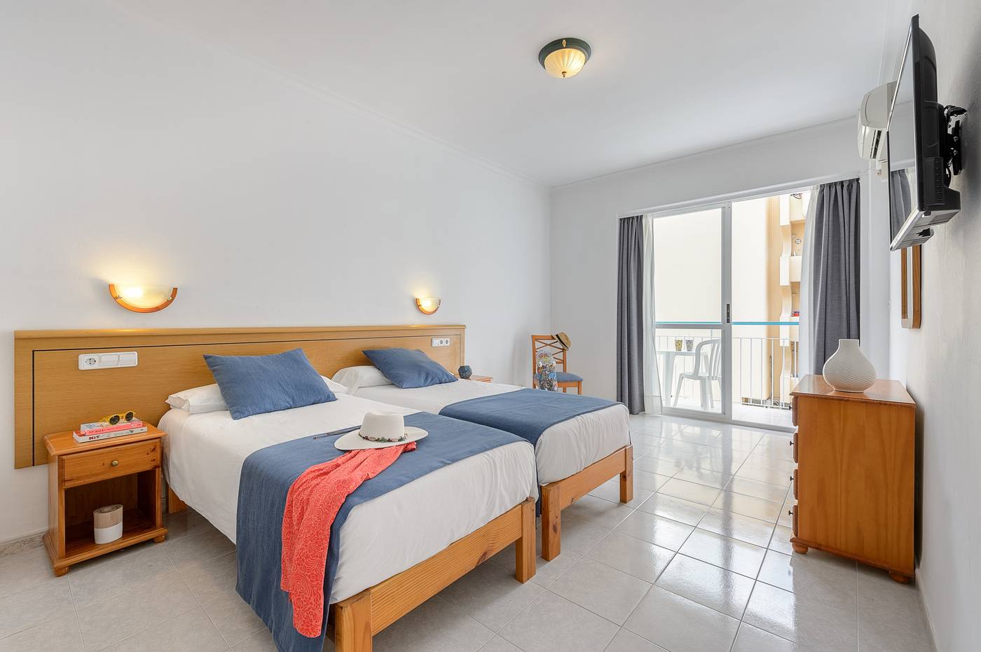 Central-Playa-Room-9