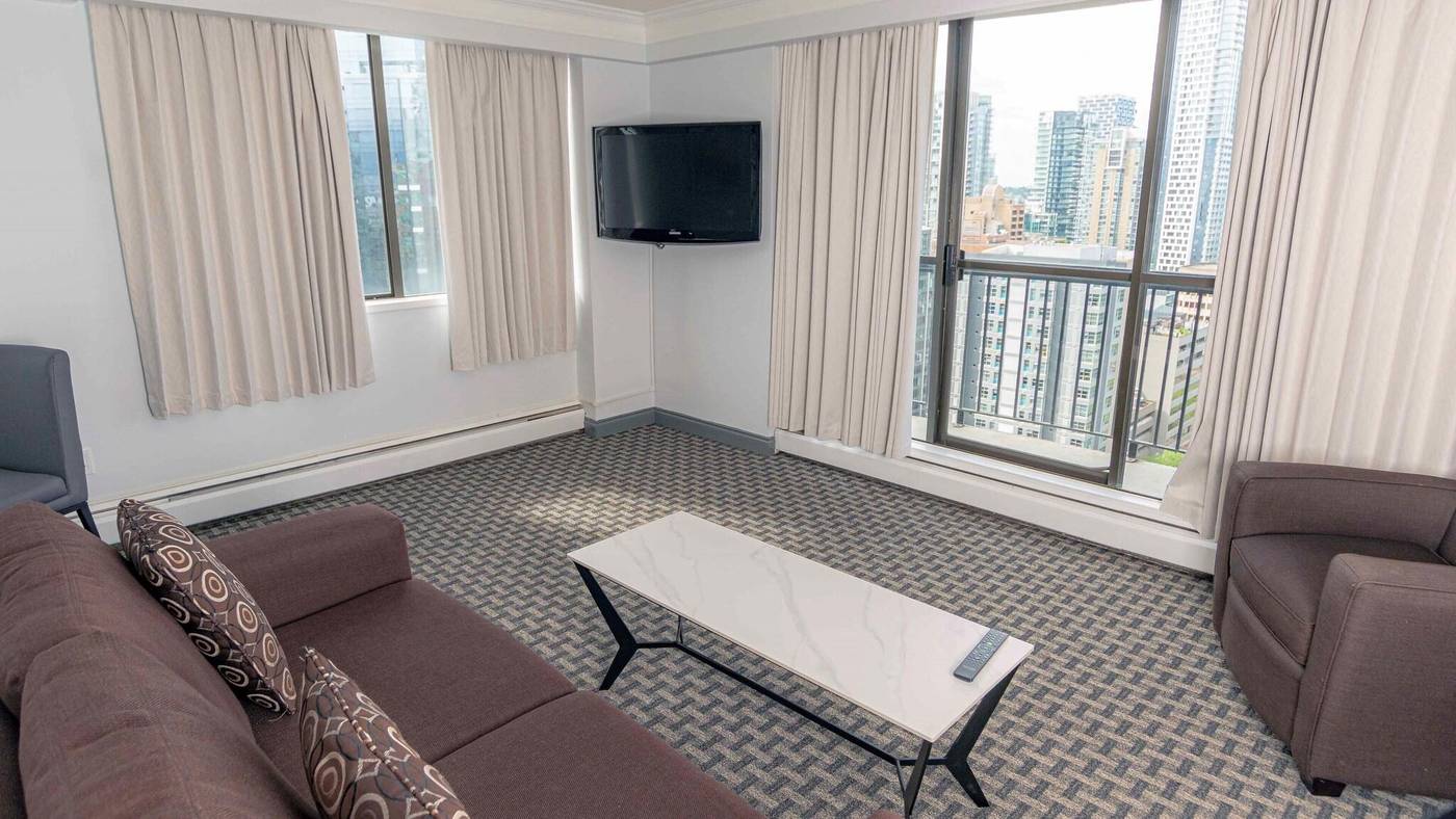 Century-Plaza-Hotel---Spa-Vancouver-Room-47