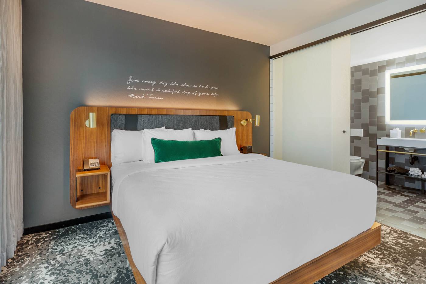 Cambria-Hotel-Boston-Downtown-South-Boston-Room-37