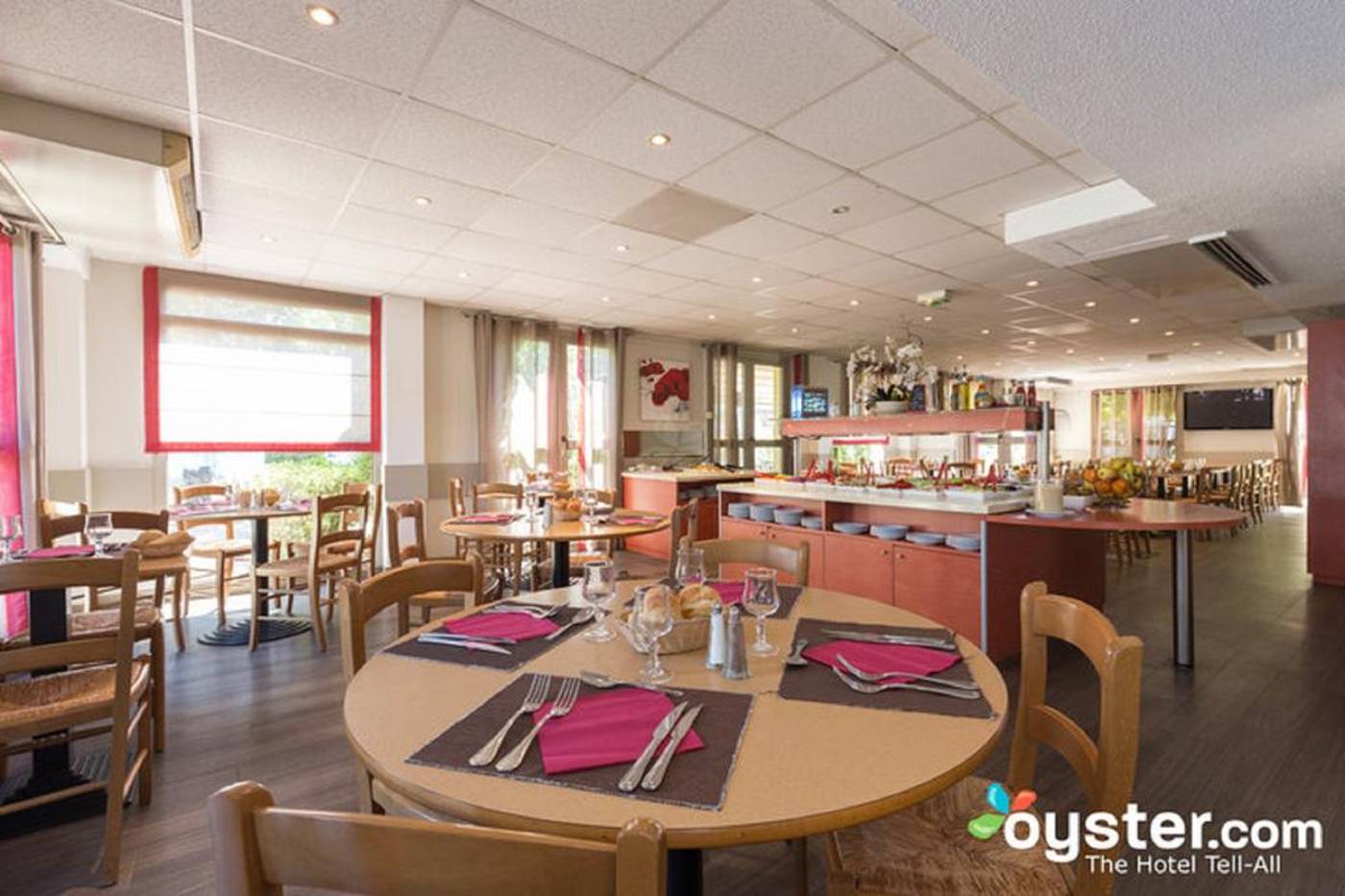 Kyriad-Nice-Ouest-Stade-Saint-Isidore-General-view-18