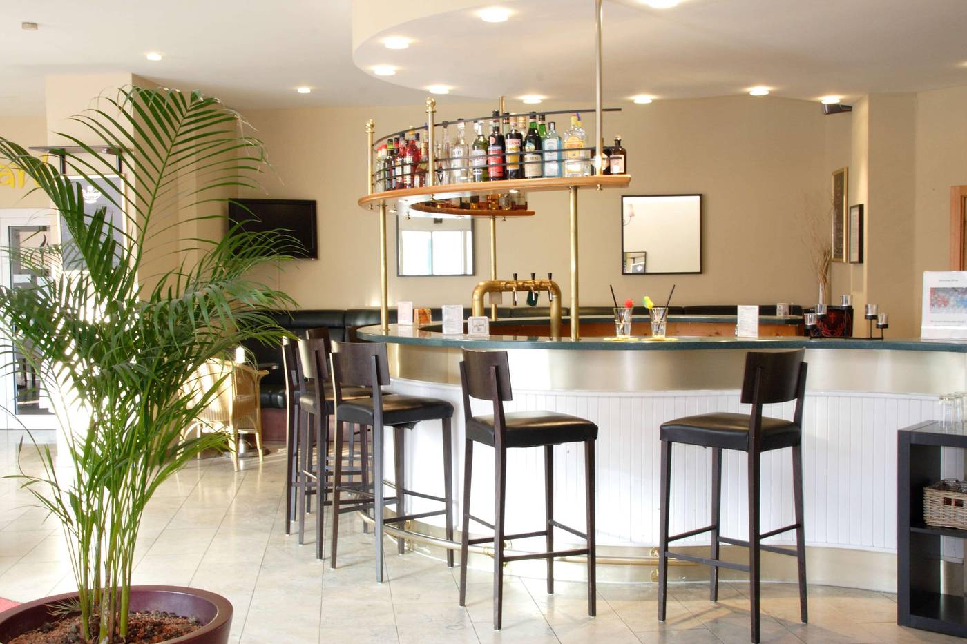 Hotel-am-Schloss-Koepenick-Berlin-by-Golden-Tulip-Bar-7