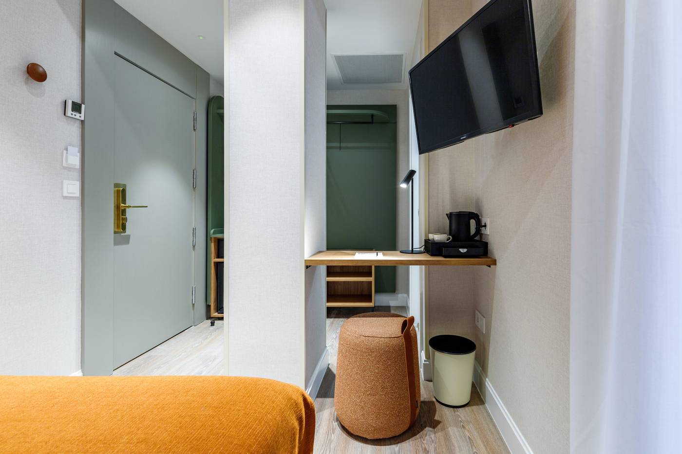 Petit-Palace-Puerta-del-Sol-Room-10