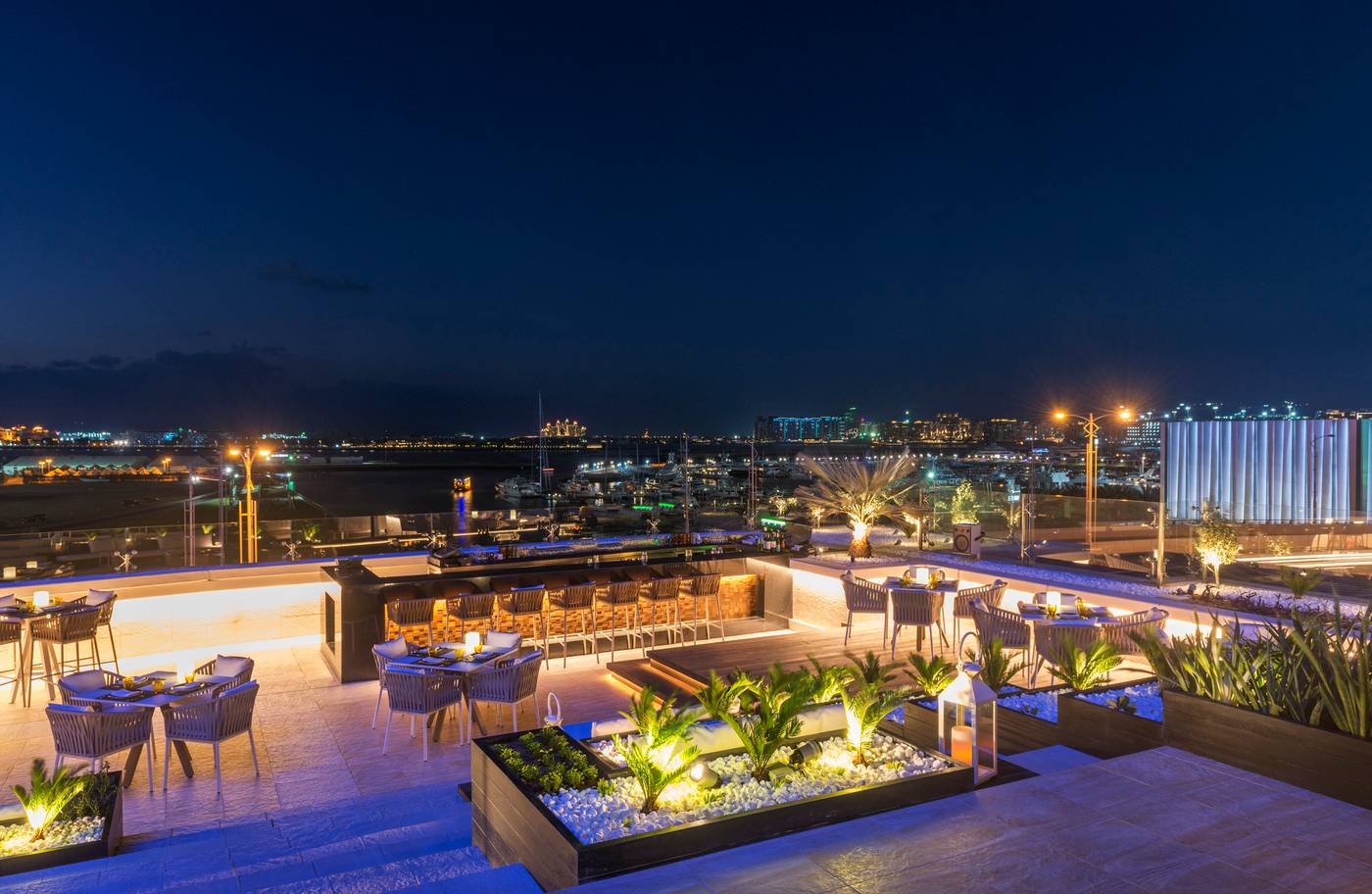 Grosvenor-House-West-Marina-Beach-Terrace-16