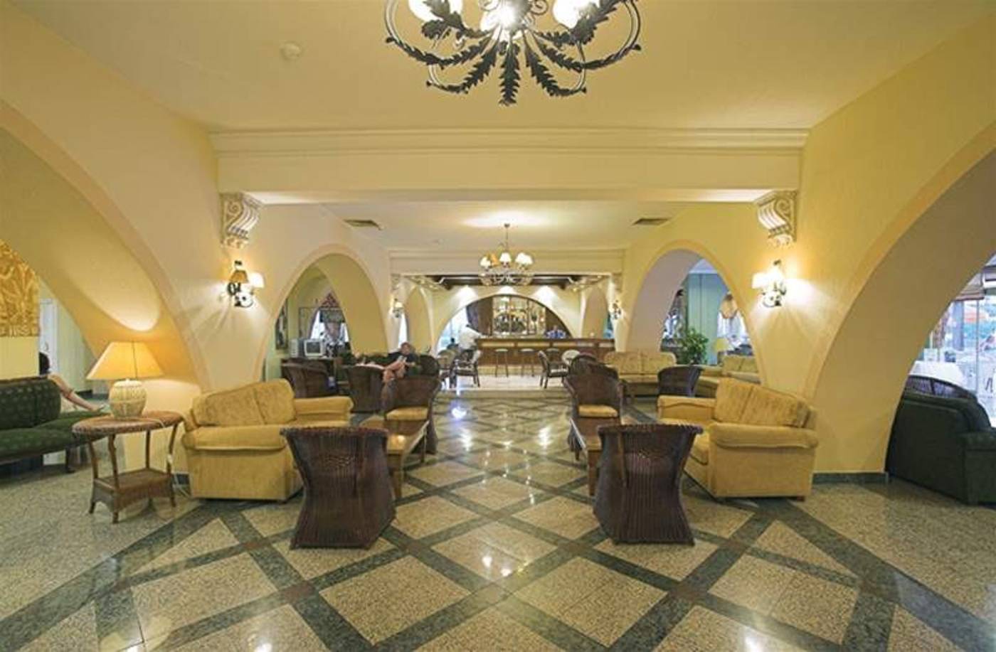 Golden-Arches-Bar-18