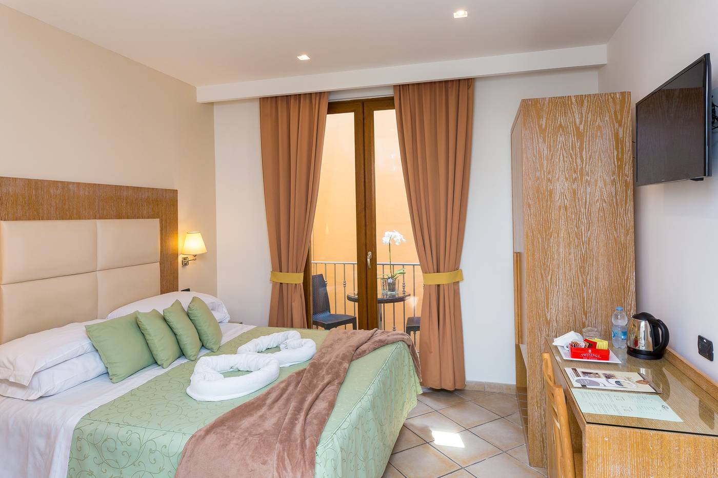 Sorrento-City-Room-31