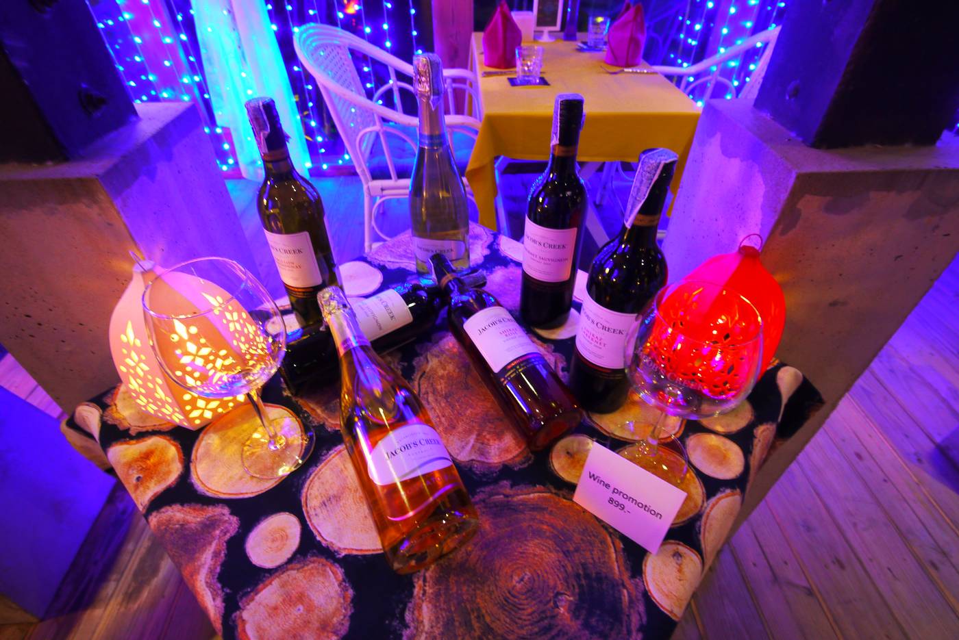 Tango-Luxe-Beach-Villa--SHA-Extra---Restaurant-60