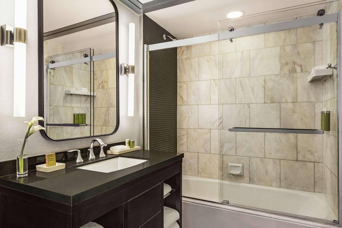 Hilton-Checkers-Los-Angeles-Room-31