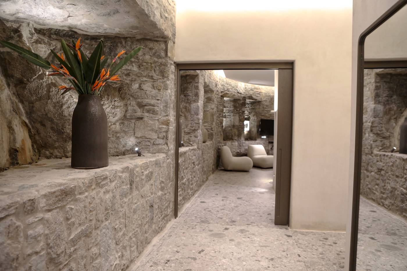 Aeonic-Suites---Spa-Room-64