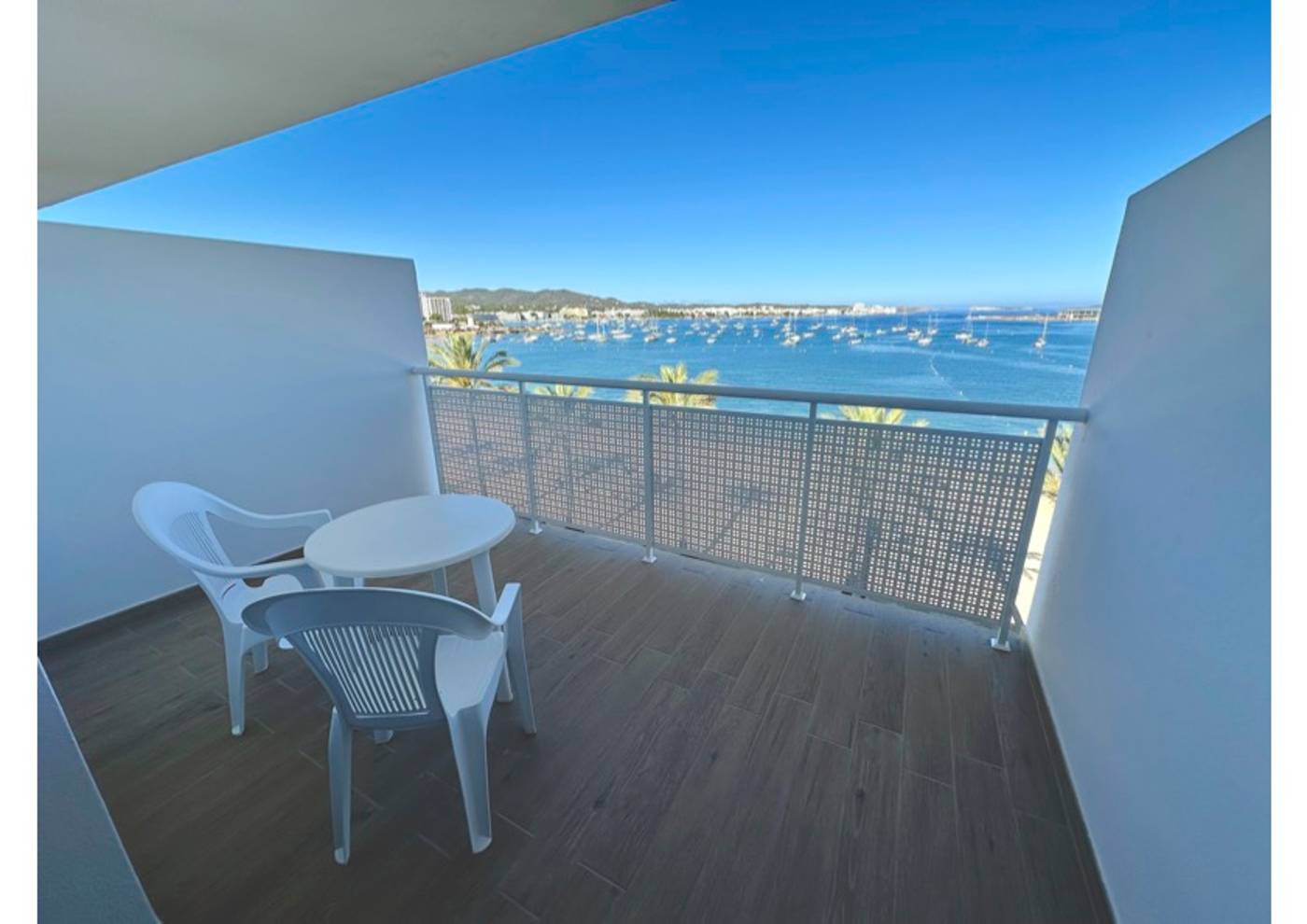 16.12.25 Hotel Arenal