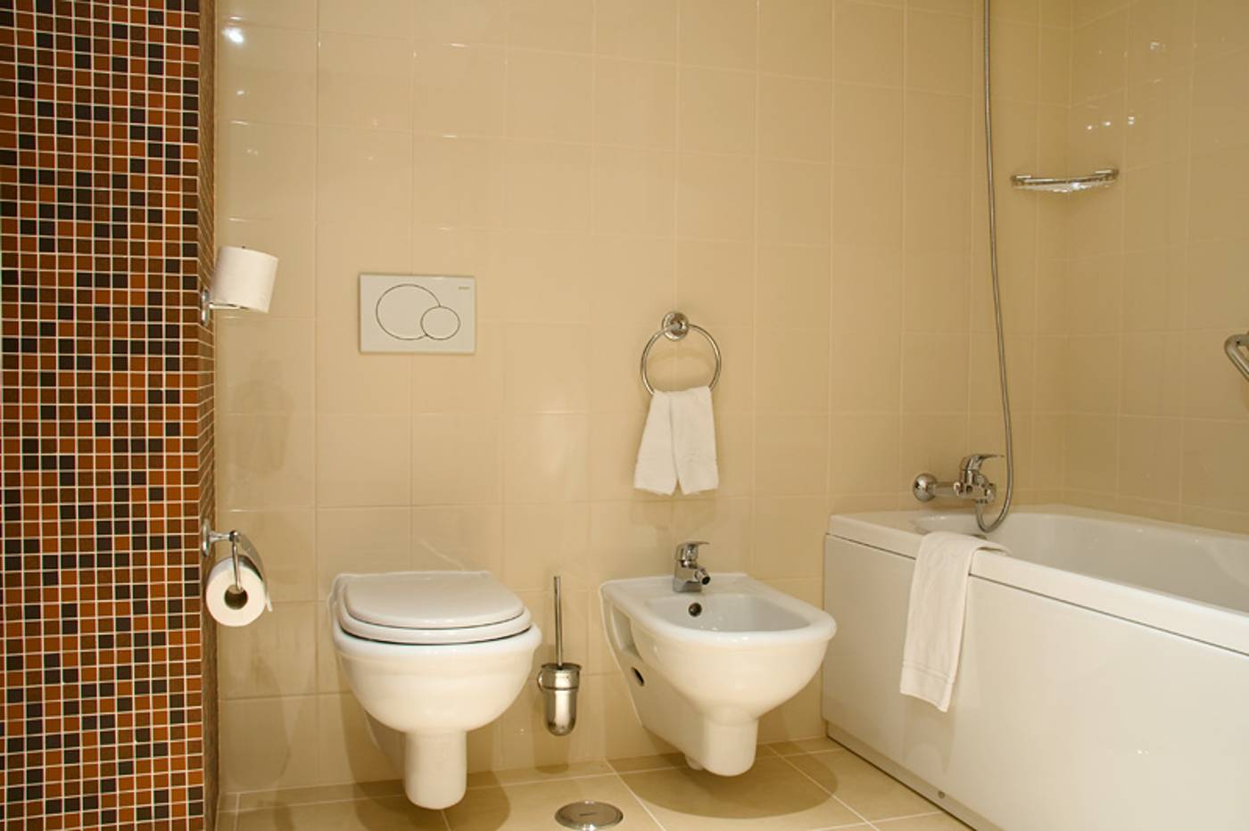 Montegordo-Hotel-Apartamentos---Spa-Room-10