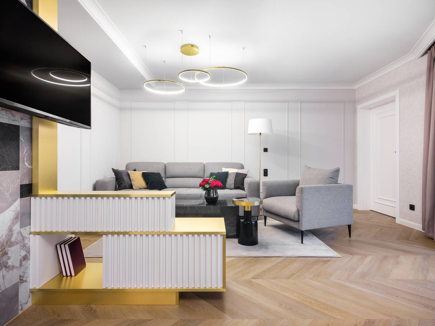 Hotel-Golden-Queen-Room-9