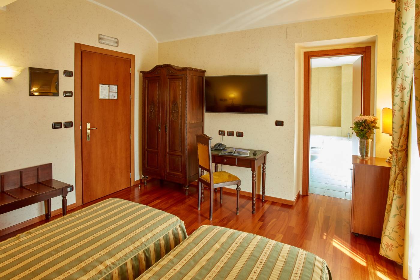 Hotel Liberty - Italy - Torino - Room - 8