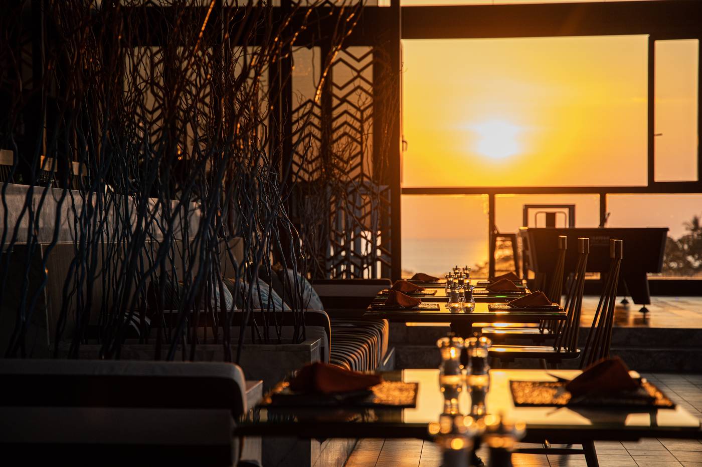 The-SIS-Kata-Resort-Restaurant-22