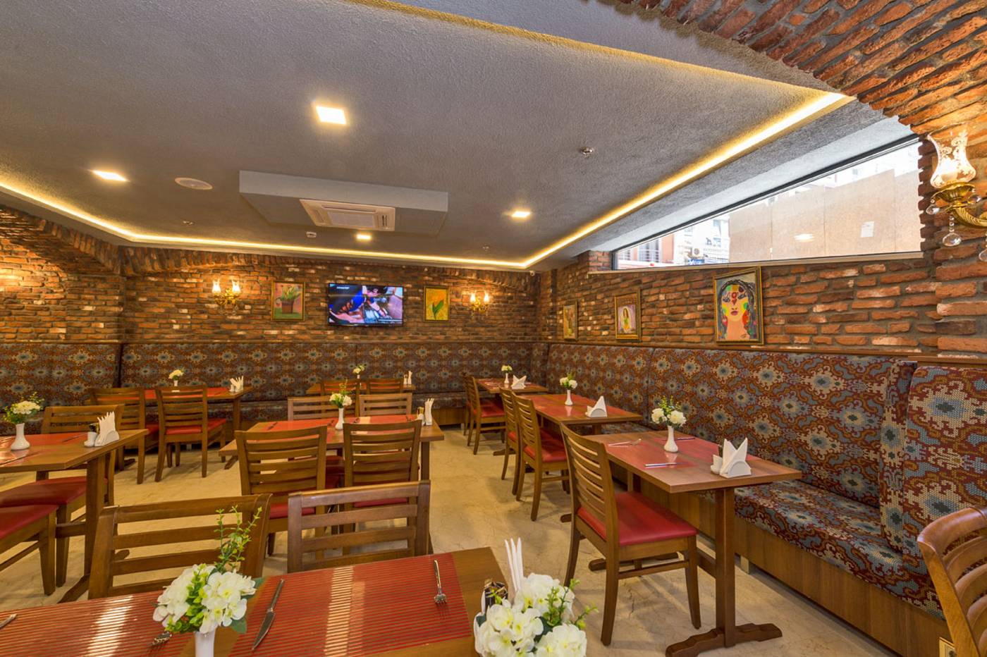 Aprilis-Gold-Hotel-Restaurant-45