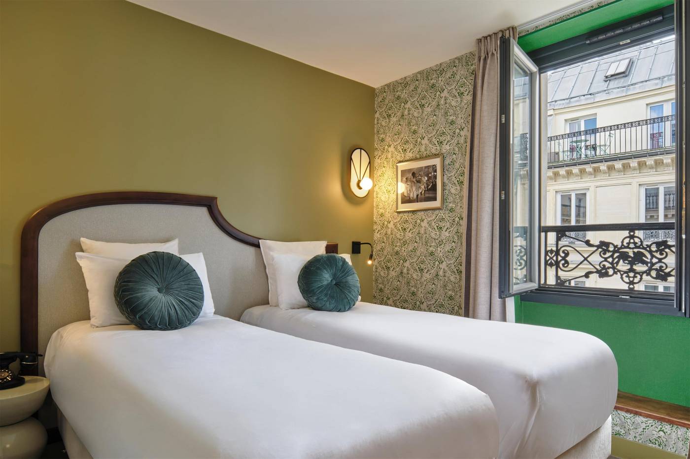 Hotel-Josephine-by-Happyculture-Room-5