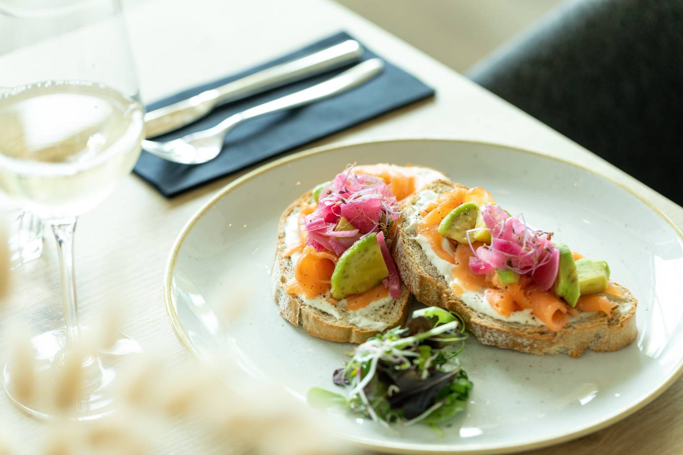 Holiday-Inn-Express-Amsterdam---North-Riverside-Restaurant-41