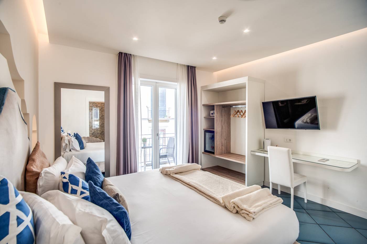 Sorrento-City-Room-23