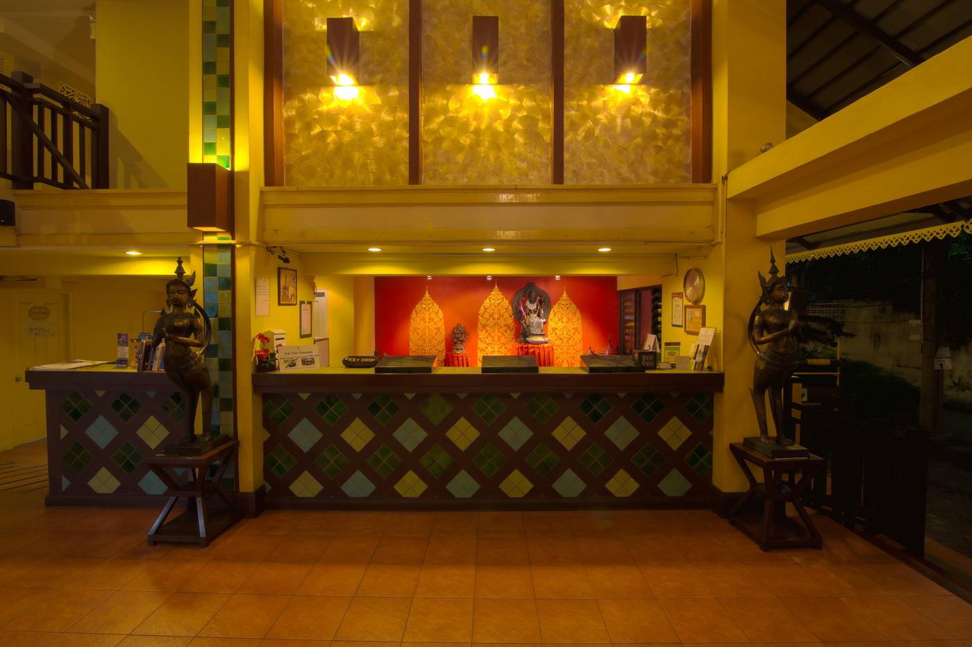 Woraburi-Sukhumvit-Hotel---Resort-Lobby-6