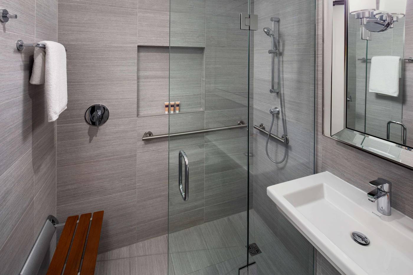 Park-South-Hotel--part-of-JdV-by-Hyatt-Room-32