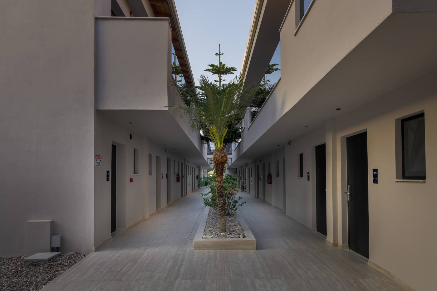 Canadian-Hotel-General-view-12