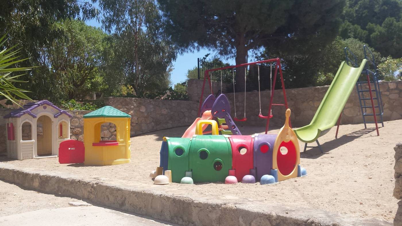 Anthi-Maria-Beach-Apartments-Sports-and-Entertainment-13