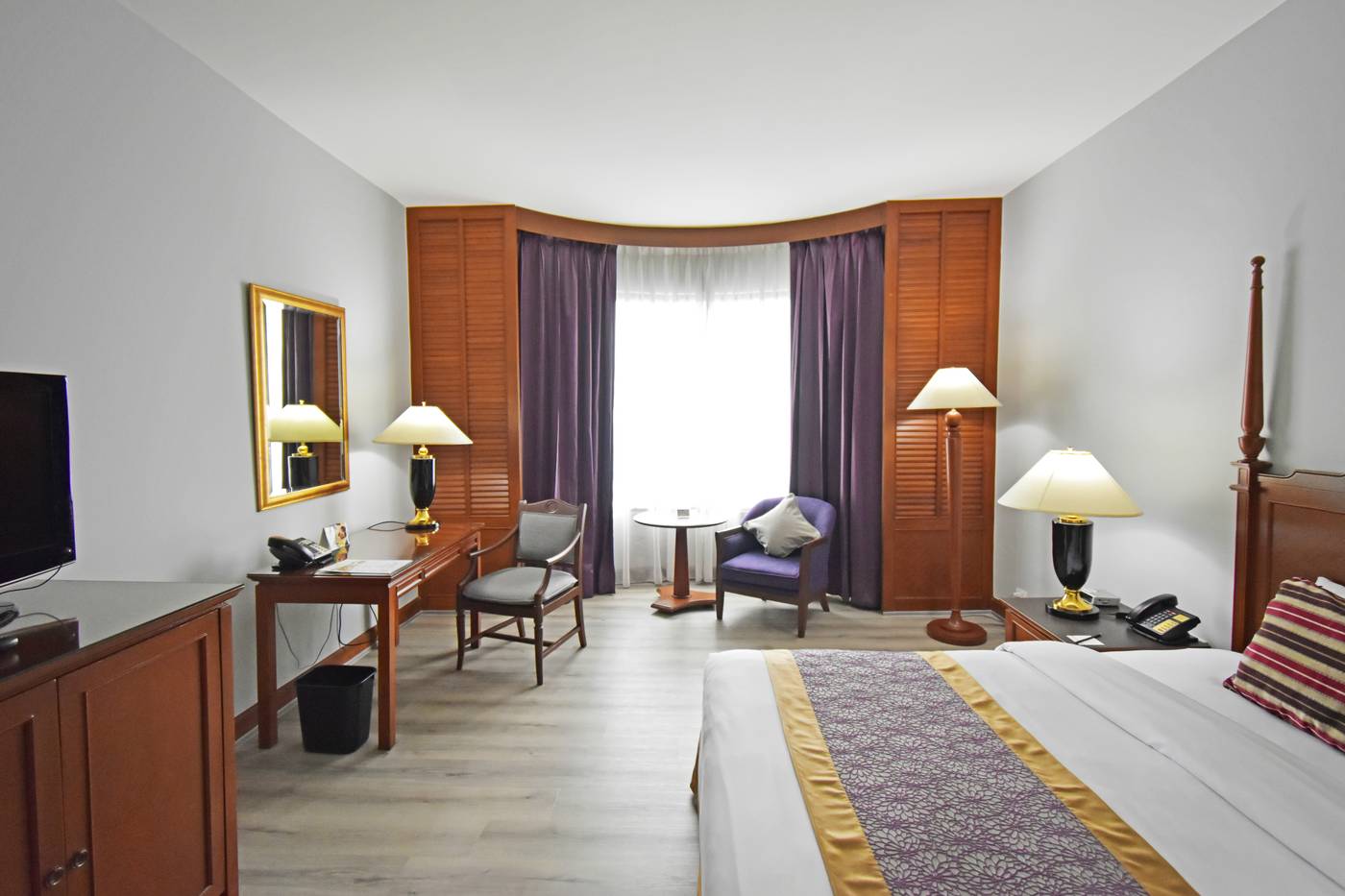 Century-Park-Room-27