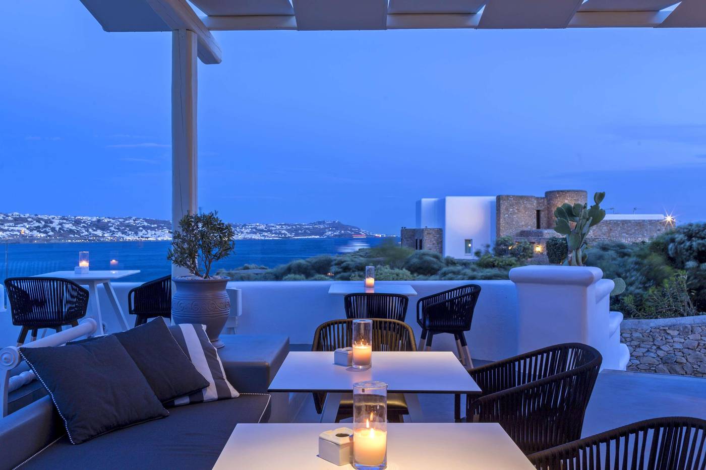 Mykonos-Princess-Hotel-Restaurant-13