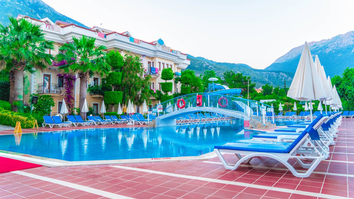 Hotel-Yel-Holiday-Resort-Pool-13