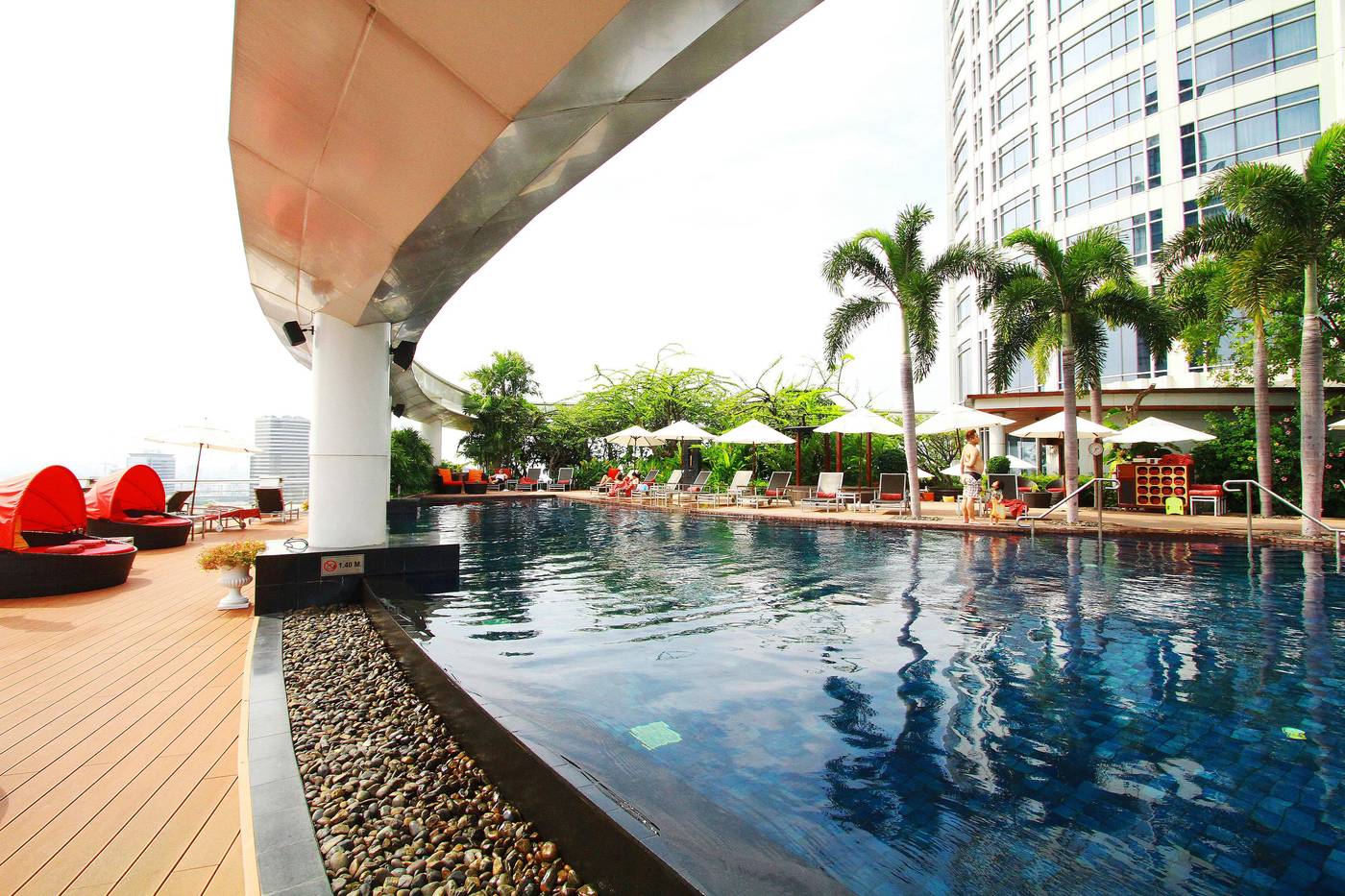 Centara-Grand-at-CentralWorld-Pool-97
