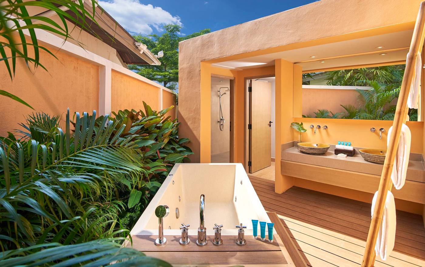 Amari-Vogue-Krabi-Room-16