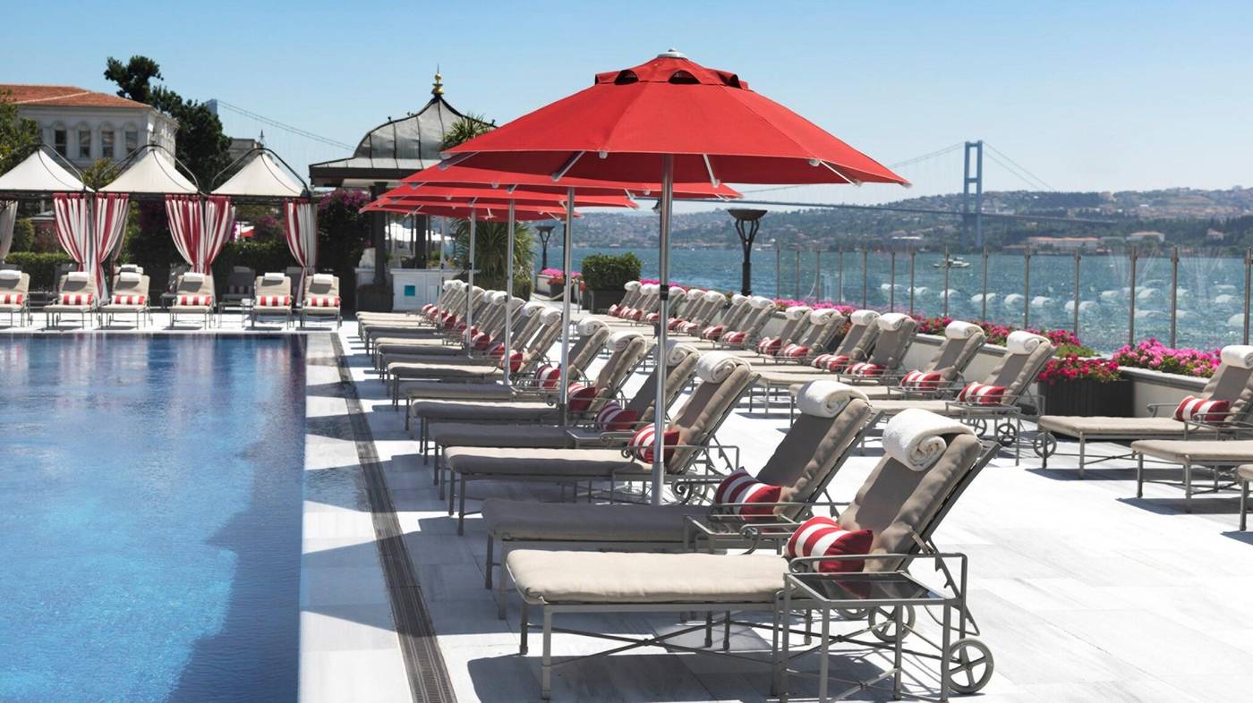 Four-Seasons-at-the-Bosphorus-Pool-48
