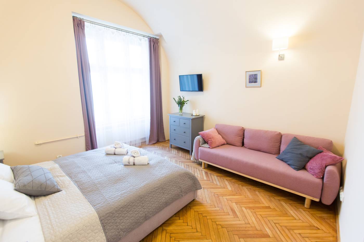 Apartments-Roman-Room-18