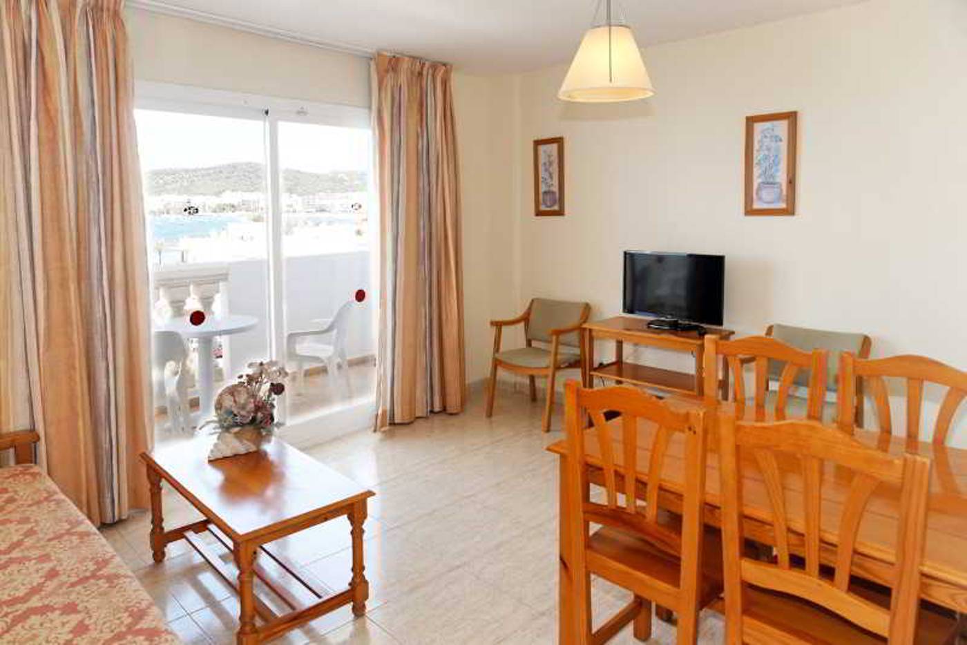 Aparthotel-Reco-des-Sol-Ibiza-Room-25